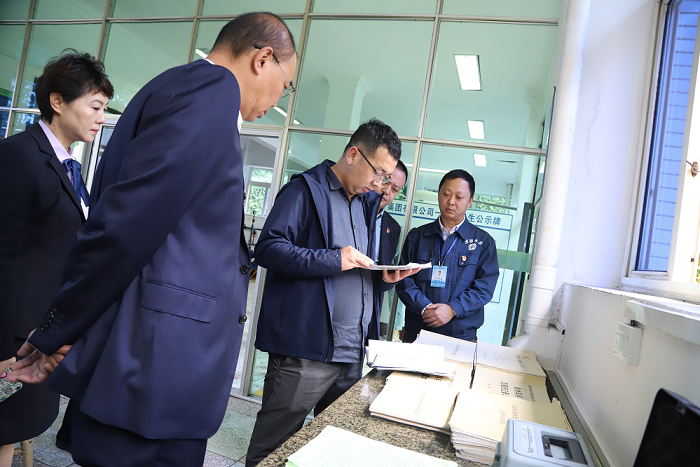 住建部專家組對我司創(chuàng)建國家園林城市工作進(jìn)行實(shí)地考查