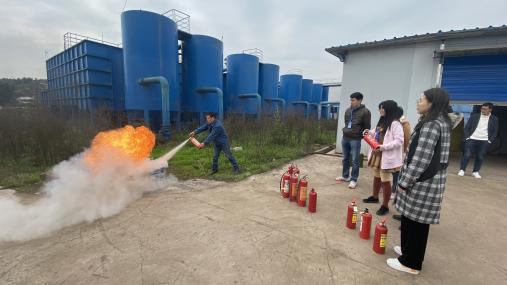 水質(zhì)監(jiān)測中心組織新進員工參加安全培訓(xùn)